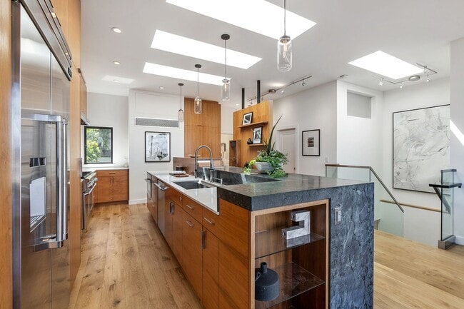Building Photo - Designer Home w/Panoramic Views on Laidley...