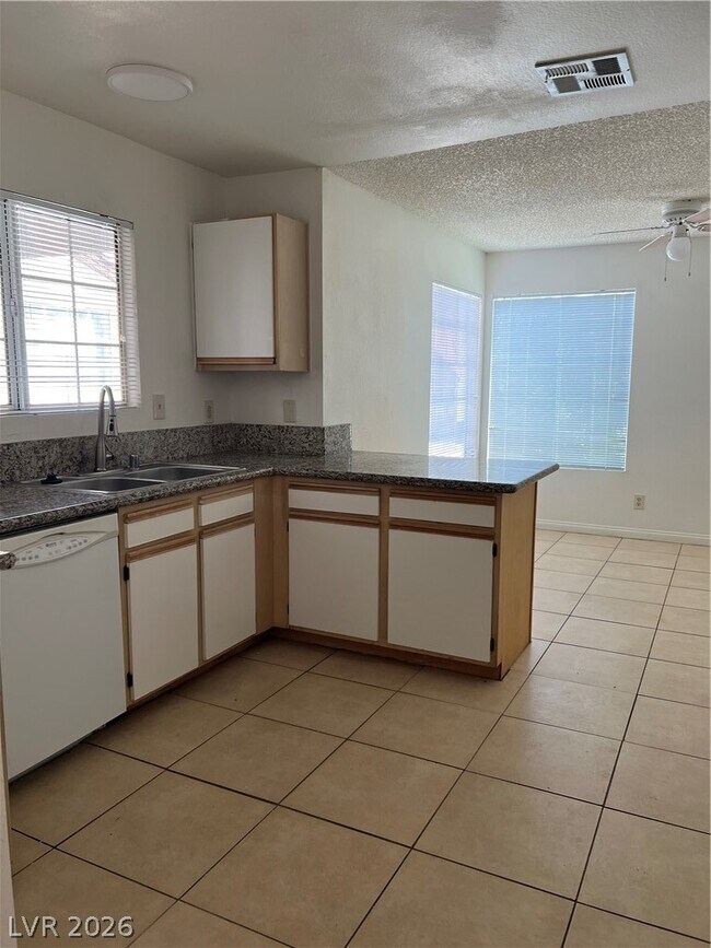 Building Photo - 2200 S Fort Apache Rd