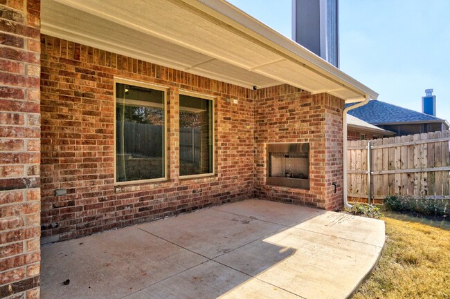 Building Photo - Charming 3-Bed Oasis in East Edmond