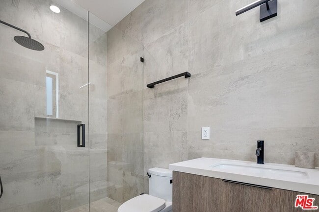 Building Photo - 1236 N Spaulding Ave