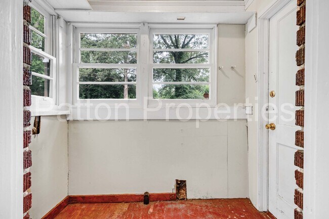Building Photo - 1409 Hagood Ave