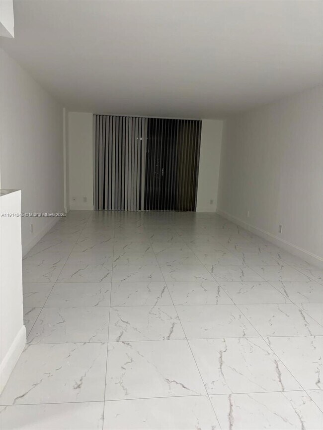 Primary Photo - 18151 NE 31st Ct