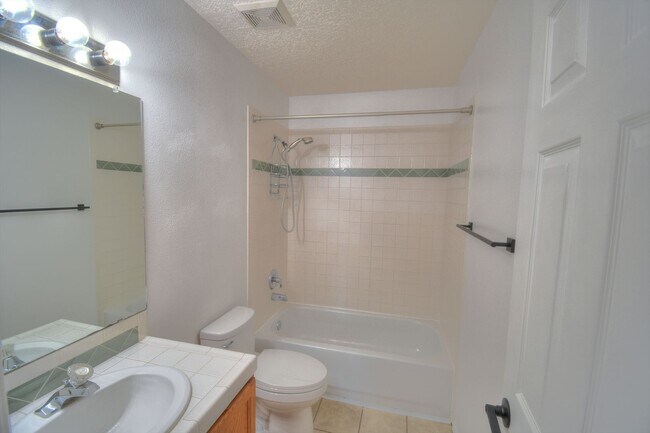 Building Photo - Ventana Ranch 3 BEDROOM   2 Bathroom   2 C...