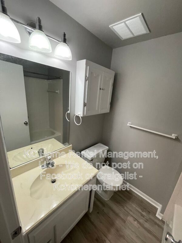 Building Photo - 12013 W 58th Pl