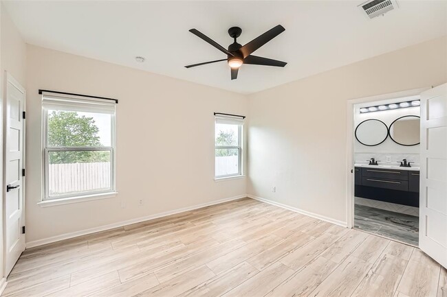 Building Photo - 13200 Constellation Dr