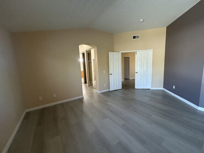 Building Photo - 37978 Spur Dr