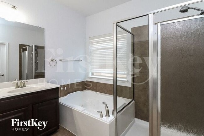 Building Photo - 6114 Barnacle Dr