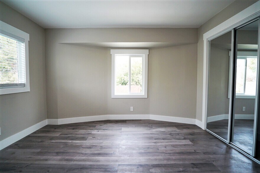 Building Photo - 1633 62nd St