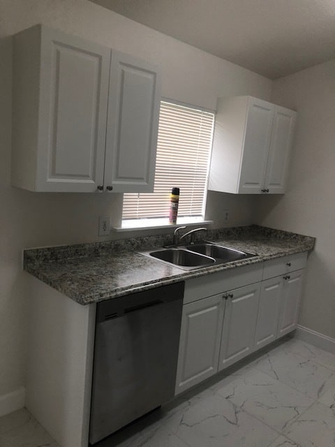 Building Photo - 401 Blackbird Way