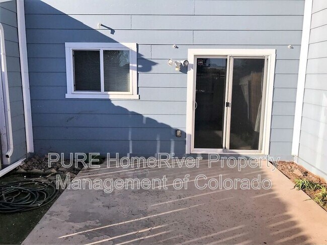 Building Photo - 691 Hailey Glenn View