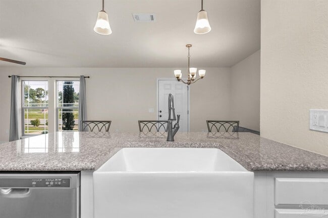 Building Photo - 5069 Peach Dr