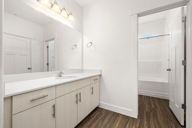 Building Photo - Lar-13714 S Hanley Ln #HH303 Riverton, UT 84096