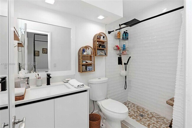 Building Photo - 3138 Mary St