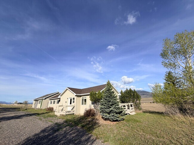 Building Photo - 51 Yellowstone Trail