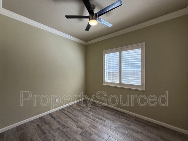 Building Photo - 523 Ruess Rd
