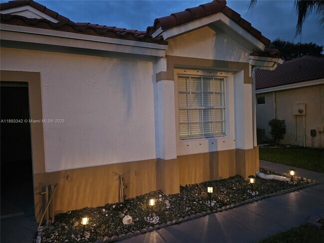 Building Photo - 32 Gables Blvd