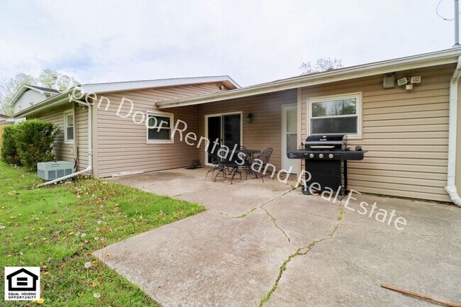 Building Photo - 6436 Midfield Dr