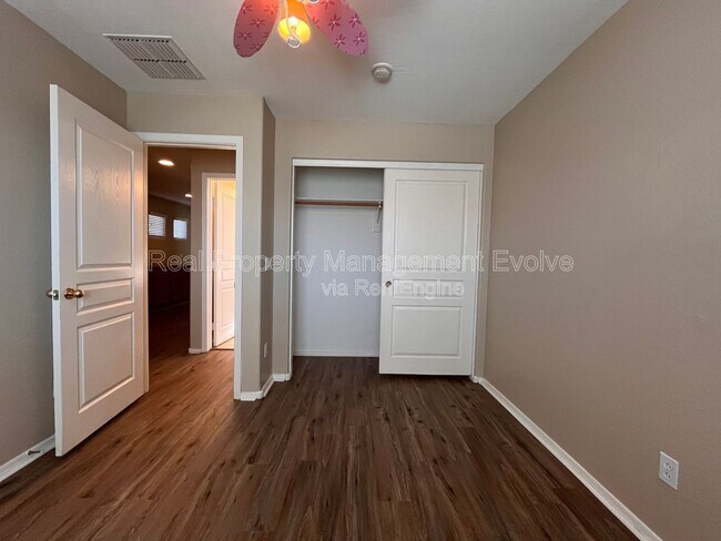 Building Photo - 14707 W Poinsettia Dr