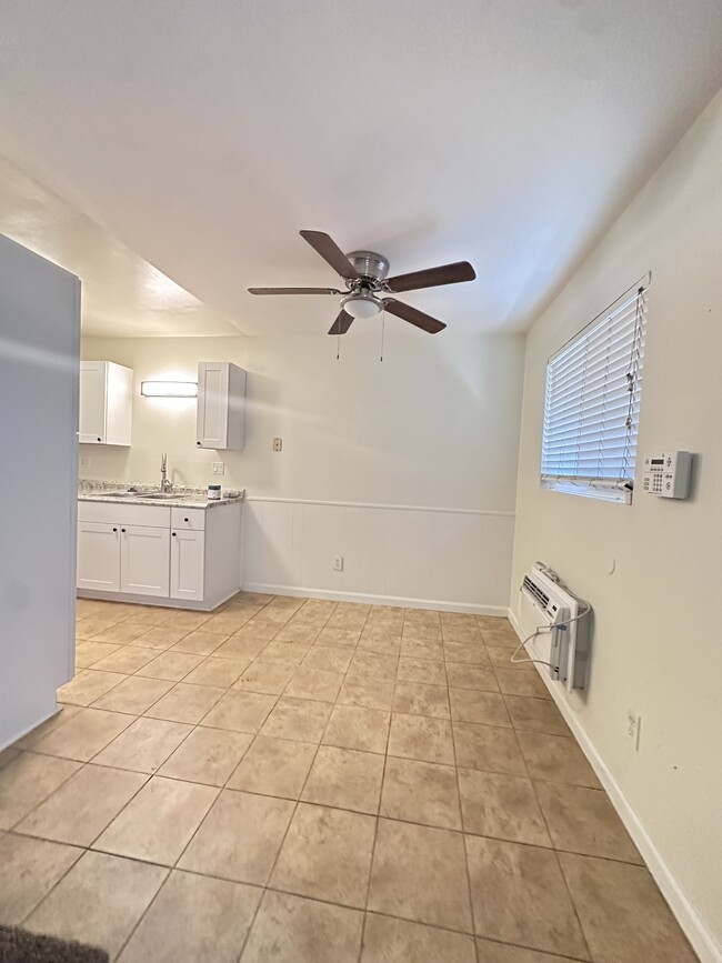 Building Photo - 3532 Meade Ave