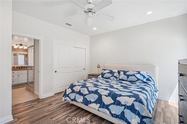Building Photo - 6111 Seashore Dr