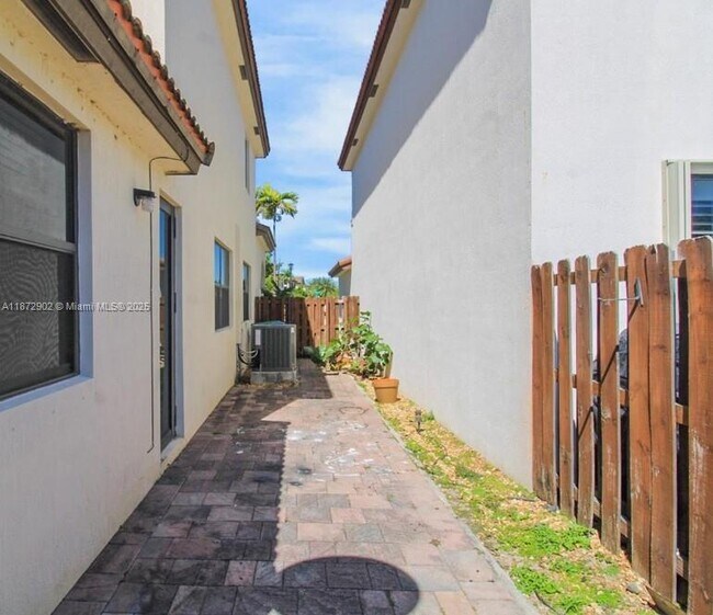 Building Photo - 9244 SW 227th Ln