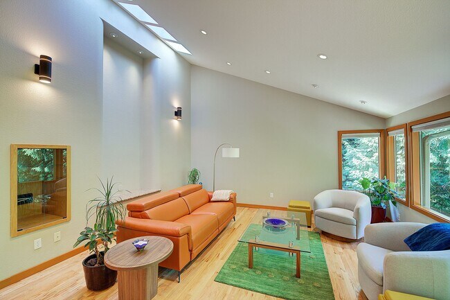Building Photo - 4bd/3ba Sammamish House