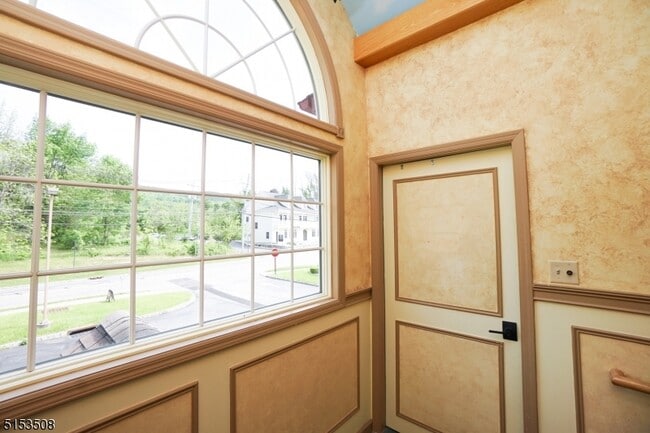 Building Photo - 15 Church St