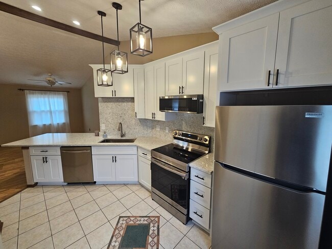 Building Photo - 5244 Wagon Wheel Ln