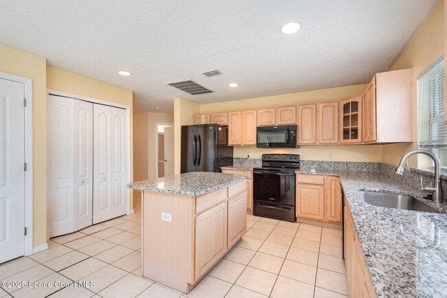 Building Photo - 4055 Navajo Ln