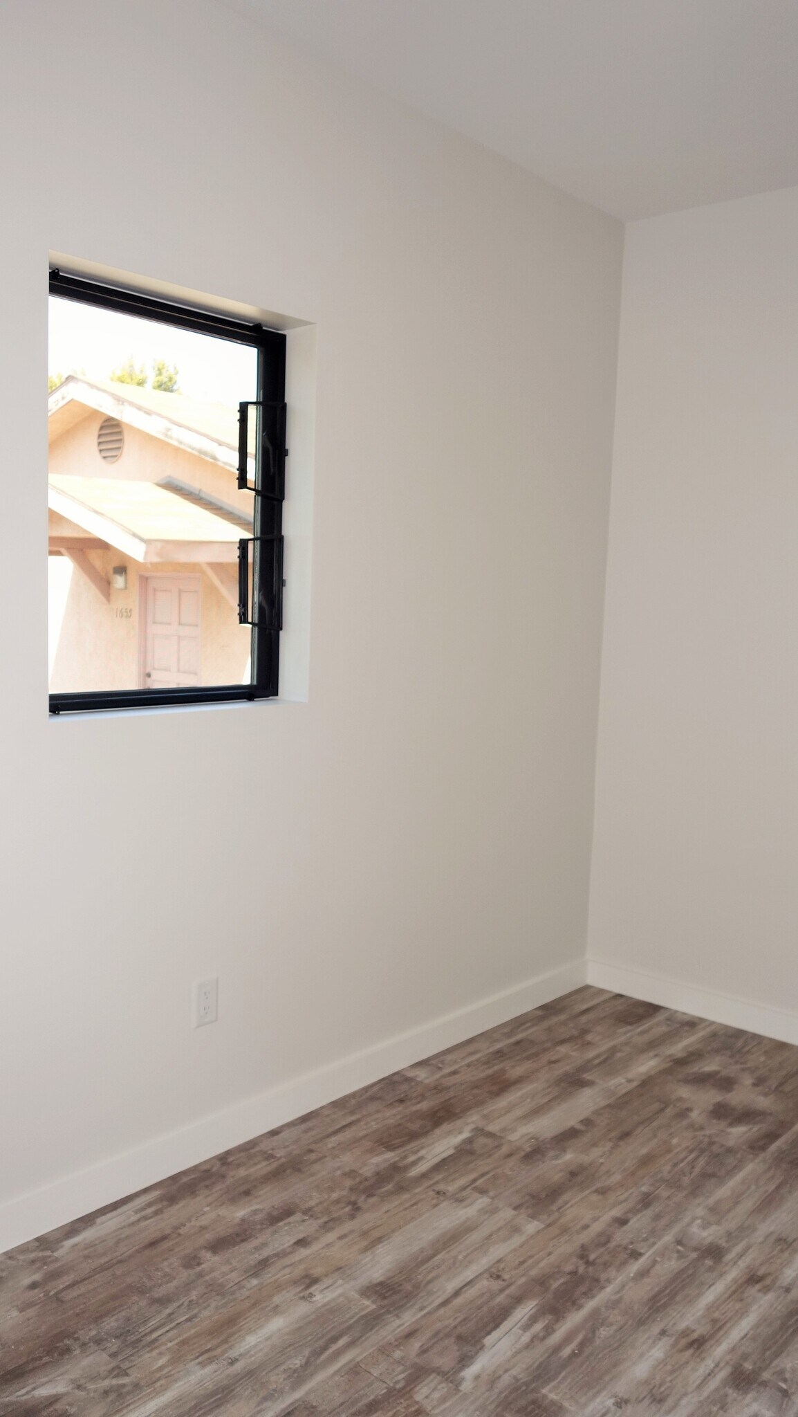 Building Photo - 1667 Donax Ave