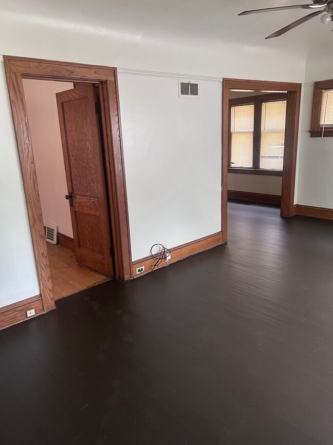 Building Photo - Charming 2-Bedroom Lower Duplex