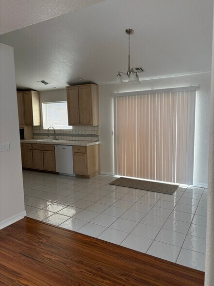 Building Photo - 2511 McCormick Blvd