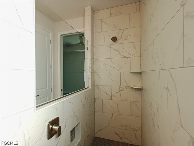 Building Photo - 1017 SW 33rd St