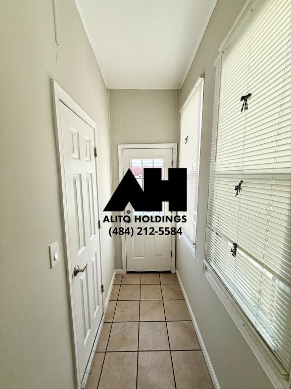 Building Photo - 744 N Ninth St