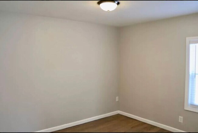 Building Photo - 28 Morgan Ave