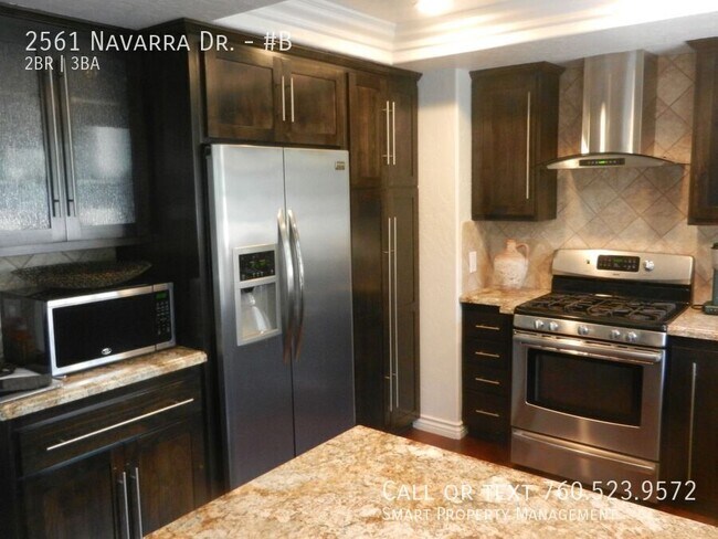 Building Photo - 2561 Navarra Dr