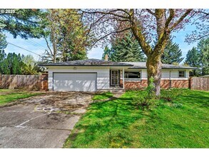 Building Photo - Quarter Acre Comfort