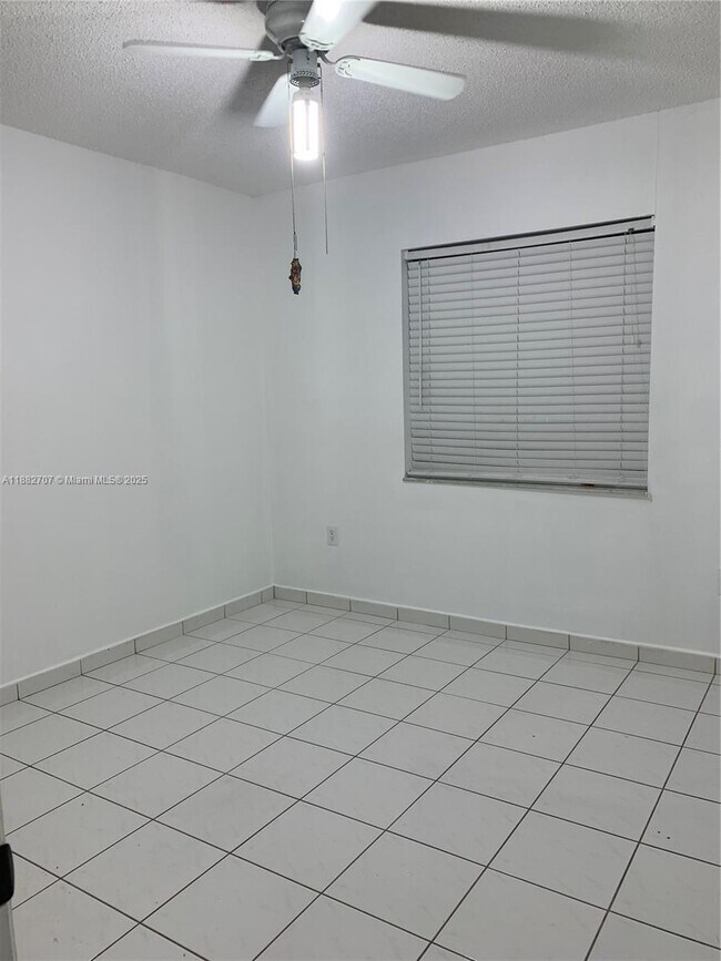 Building Photo - 3298 W 70th St