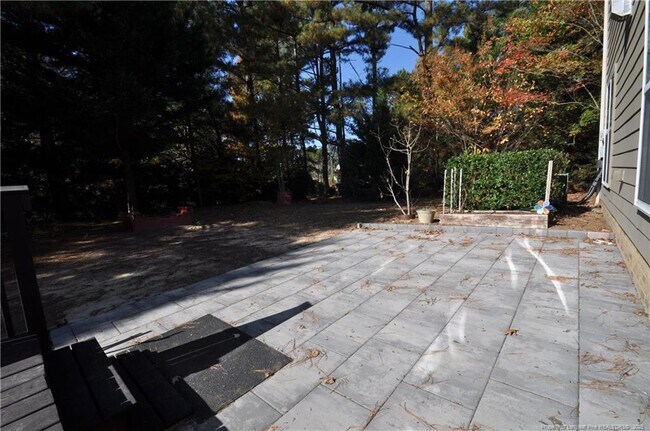 Building Photo - 300 Sutton Glen Dr