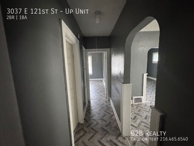 Building Photo - 3037 E 121st St