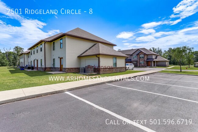 Building Photo - 2501 Ridgeland Cir