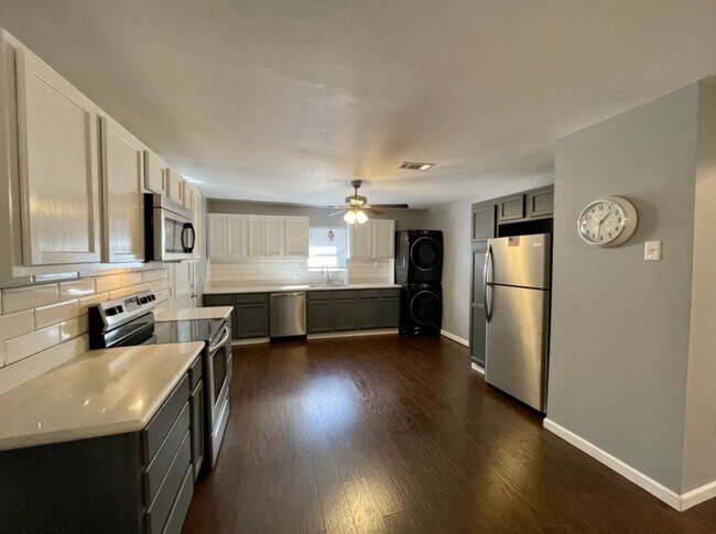 Building Photo - 2311 Ave G