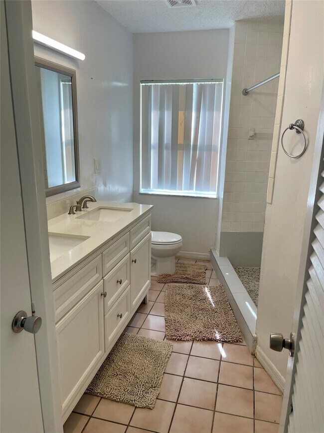 Building Photo - 2807 Polk St