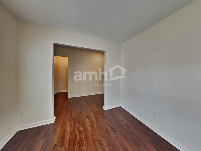 Building Photo - 222 Rambling Rd