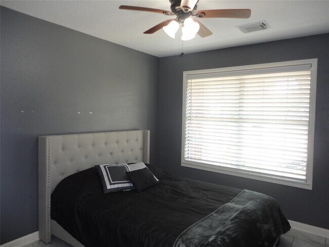 Building Photo - 4803 Russet Trail Ct