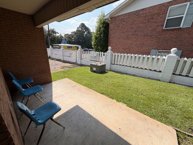 Building Photo - 1133 Fortner St