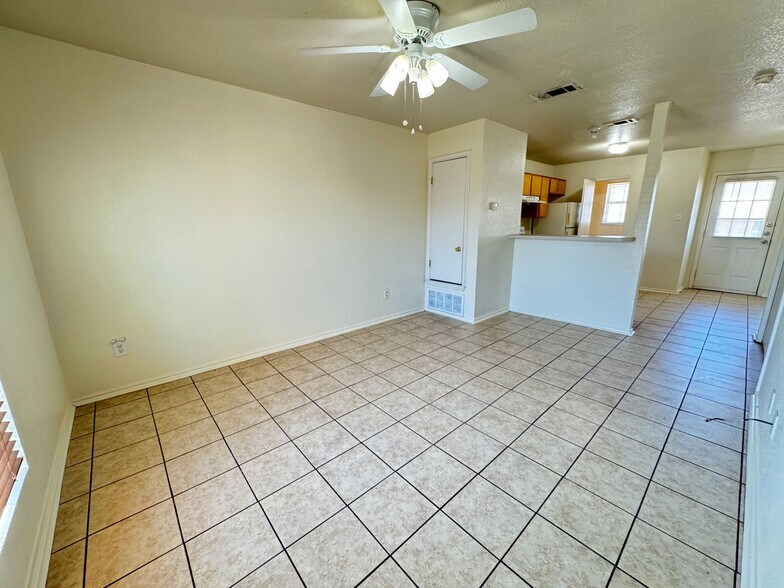 Building Photo - 4407 Abigail Dr
