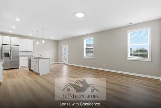 Building Photo - 113 Lambert Fld