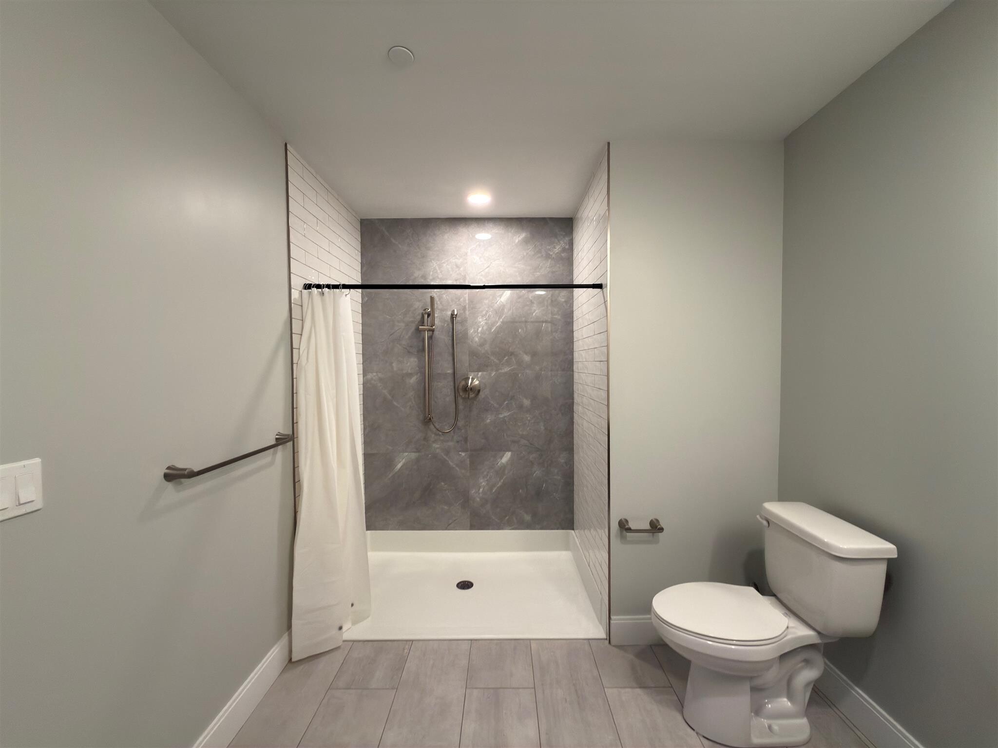 Building Photo - 15 Central St