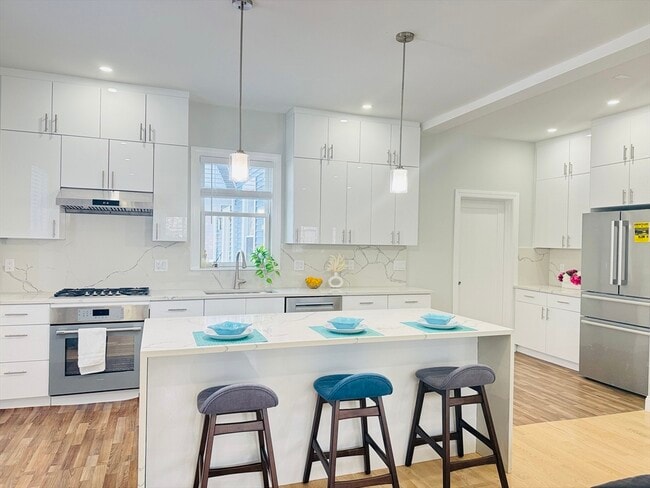 Building Photo - 4 Baldwin St